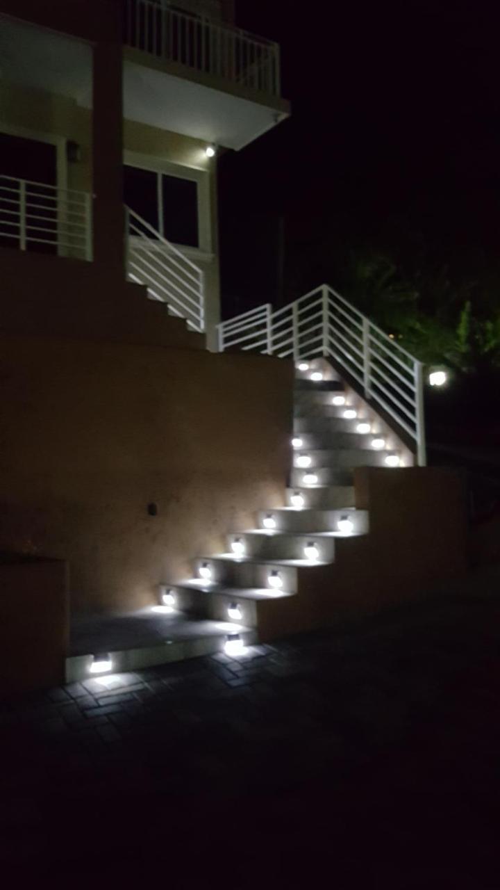 Villa Tropical Luxury Dreams Ocho Rios Esterno foto