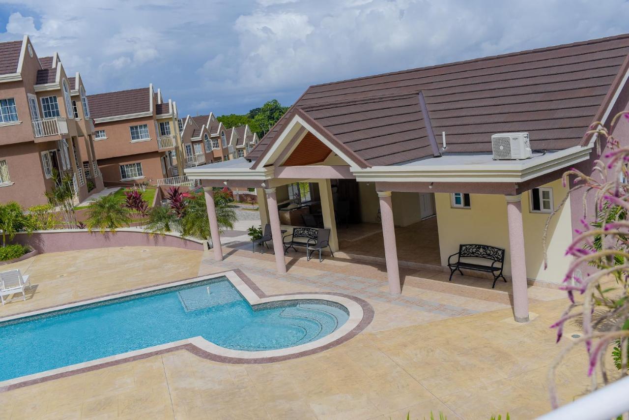 Villa Tropical Luxury Dreams Ocho Rios Esterno foto